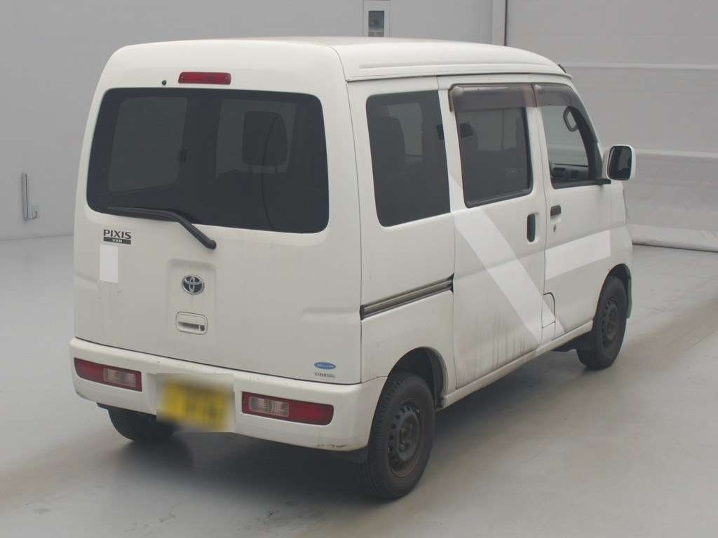 TOYOTA PIXIS VAN