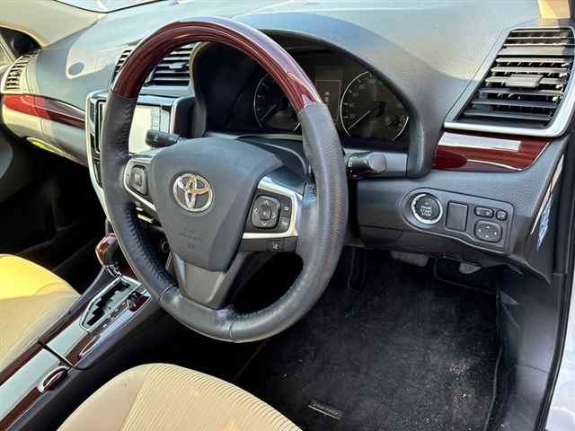 TOYOTA PREMIO