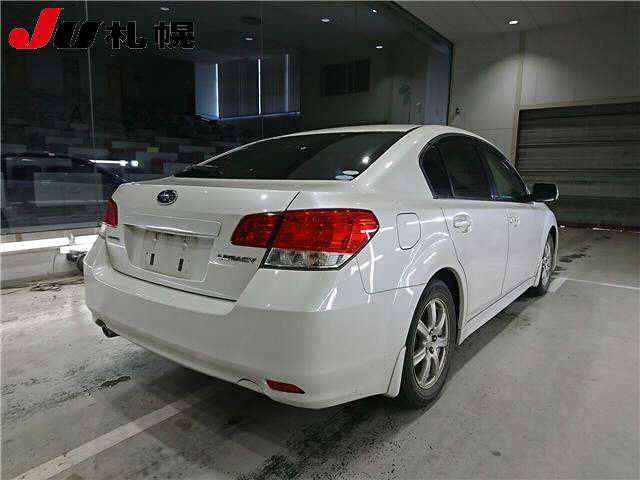 SUBARU LEGACY B4