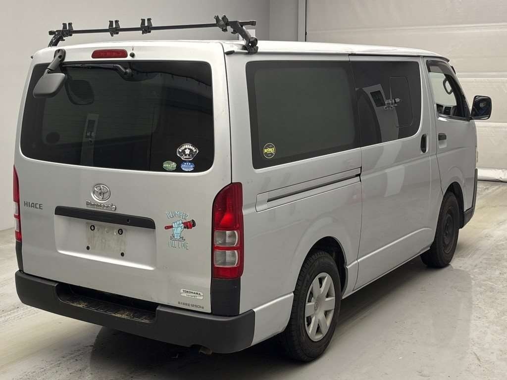 TOYOTA REGIUS ACE