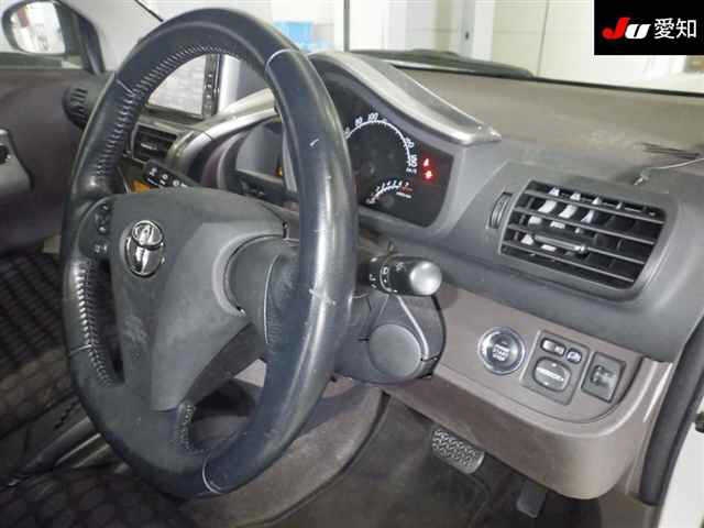 TOYOTA IQ