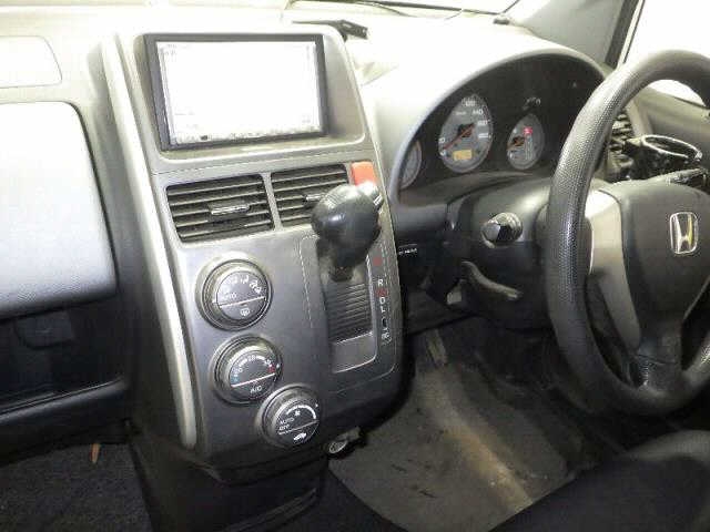 HONDA MOBILIO SPIKE