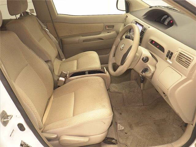 TOYOTA RAUM