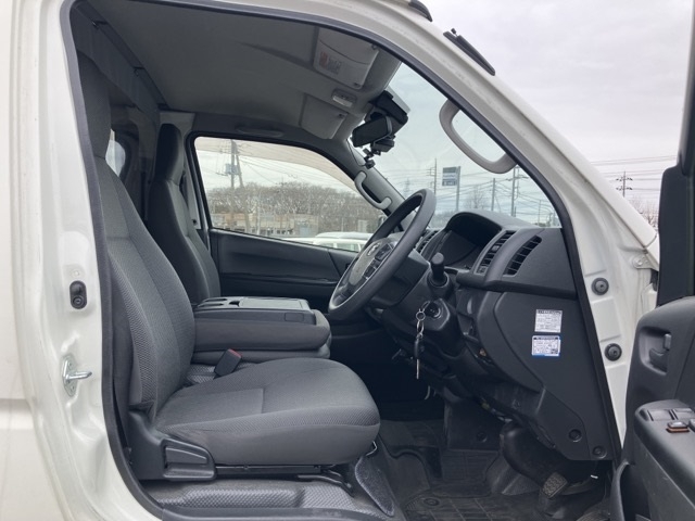 TOYOTA REGIUS ACE