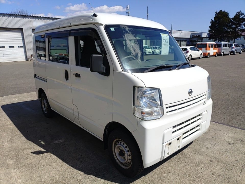 NISSAN NV100 CLIPPER