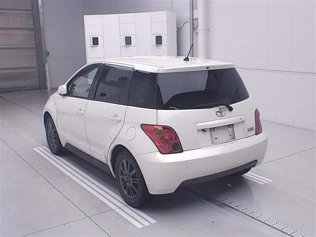 TOYOTA IST