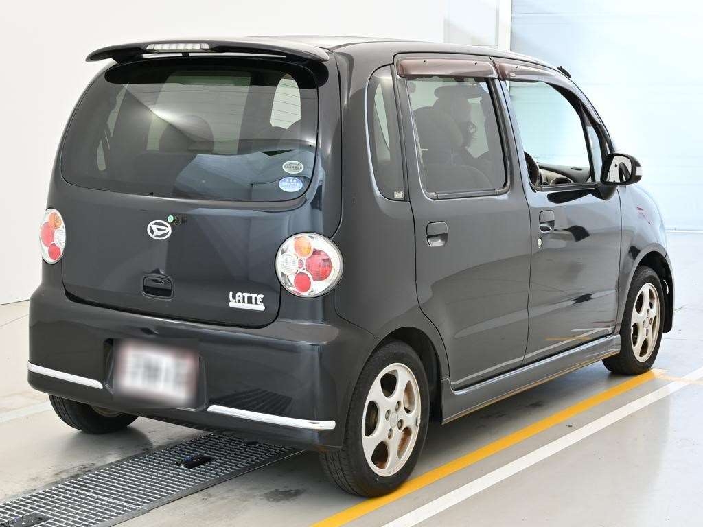 DAIHATSU MOVE LATTE