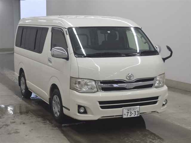 TOYOTA HIACE