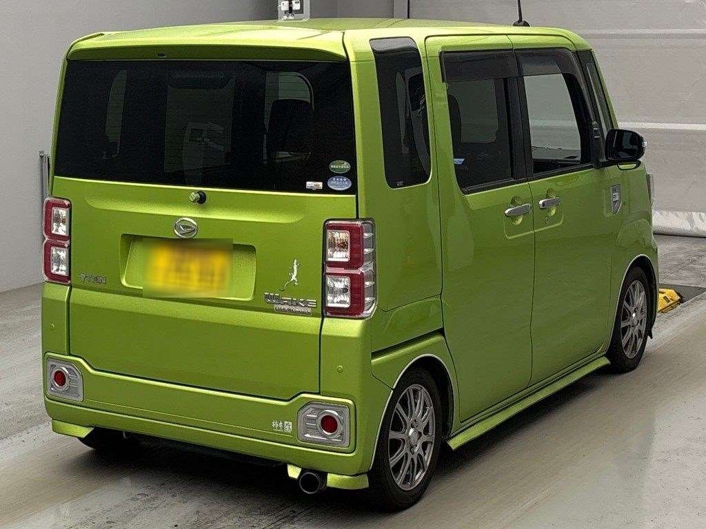 DAIHATSU WAKE