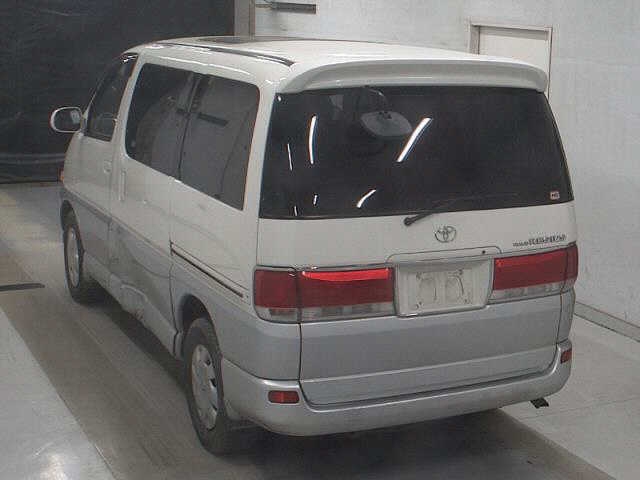 TOYOTA HIACE REGIUS