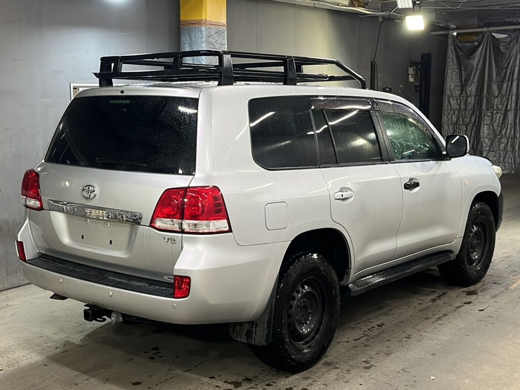 TOYOTA LAND CRUISER