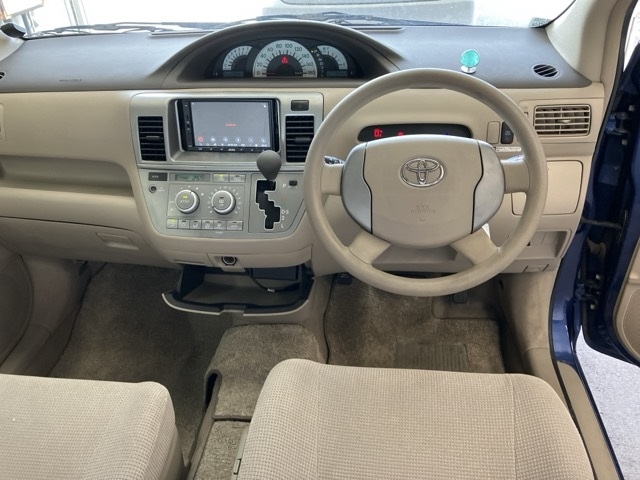 TOYOTA RAUM