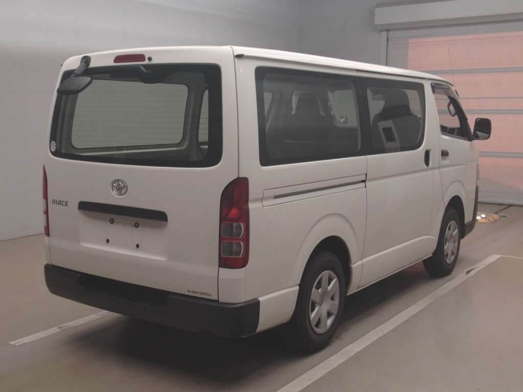 TOYOTA REGIUS ACE