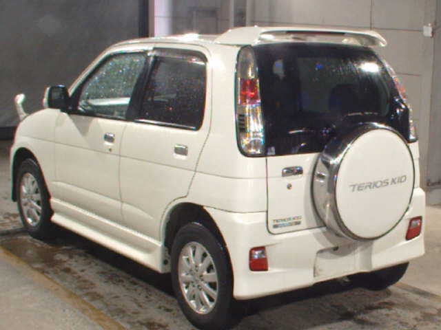 DAIHATSU TERIOS KID