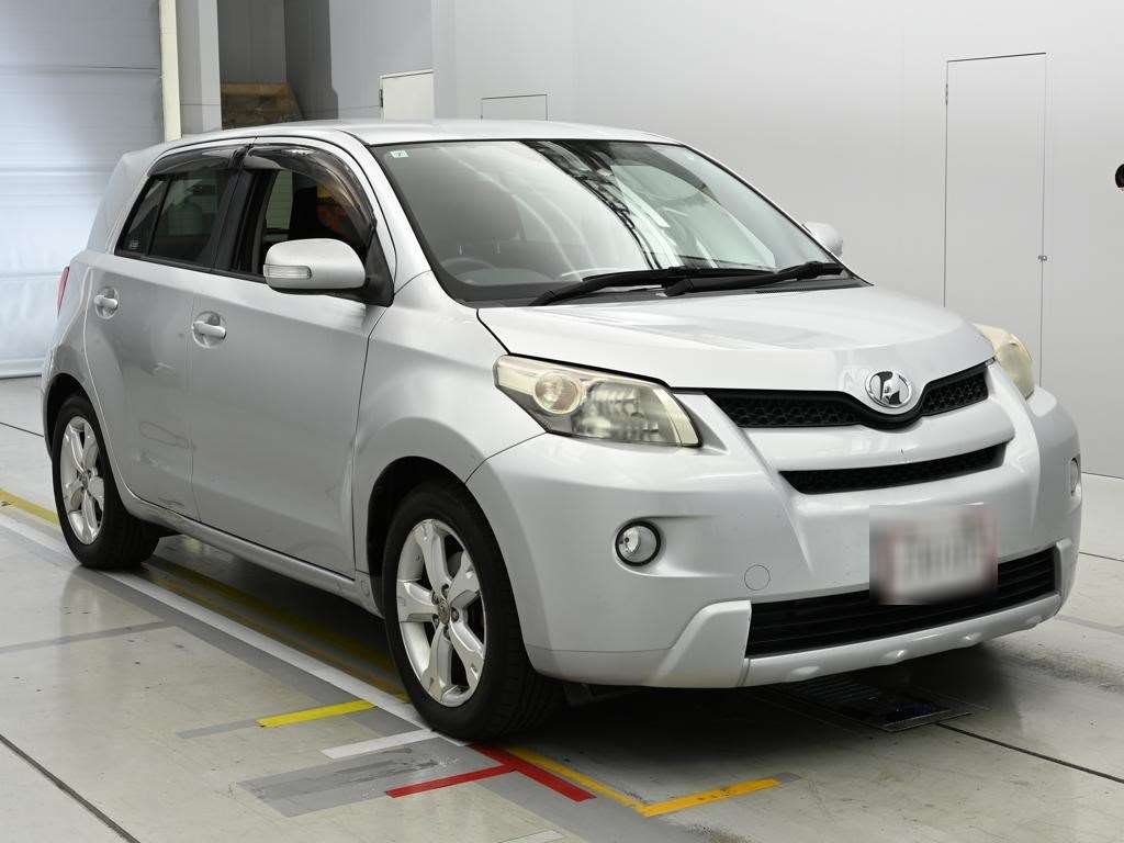 TOYOTA IST