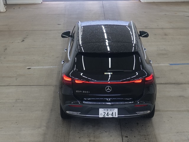 MERCEDES-BENZ EQA