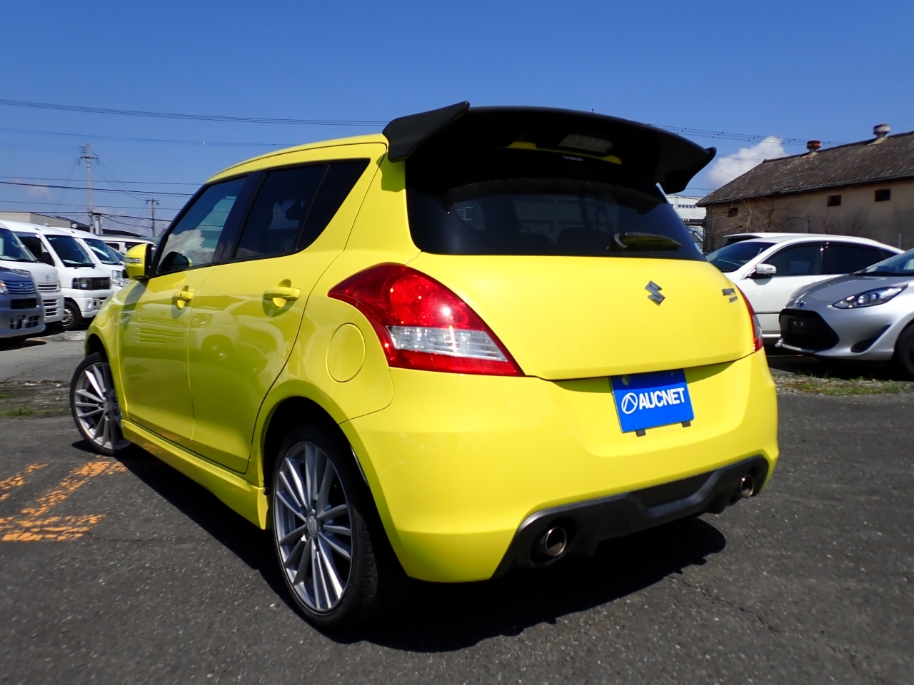 SUZUKI SWIFT