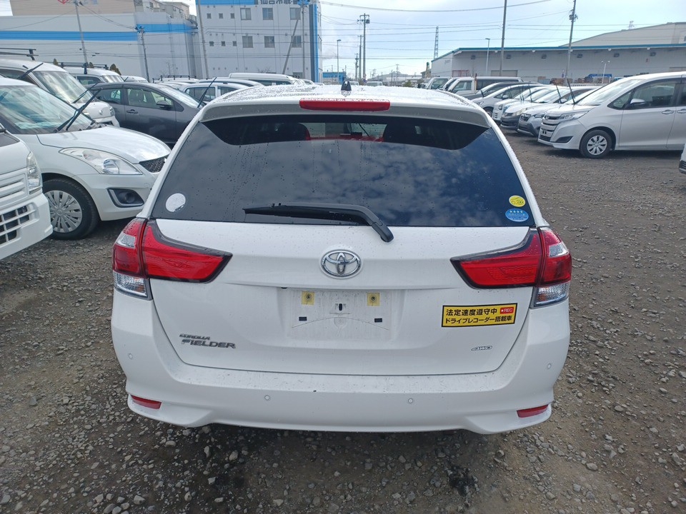 TOYOTA COROLLA FIELDER