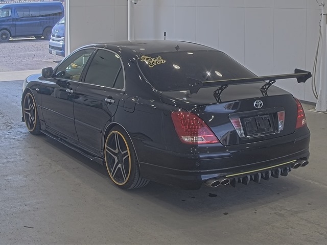 TOYOTA CROWN MAJESTA