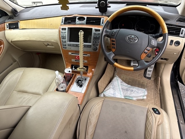 TOYOTA CROWN MAJESTA