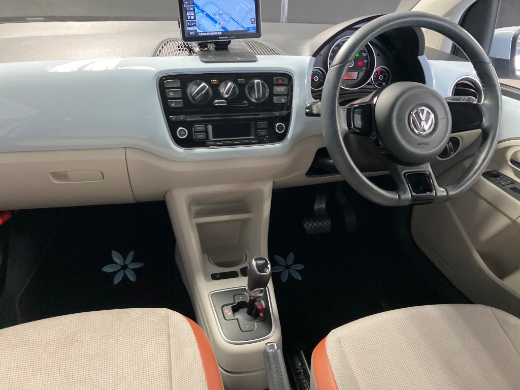 VOLKSWAGEN UP!