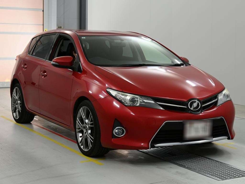 TOYOTA AURIS