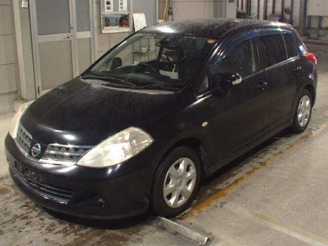 NISSAN TIIDA