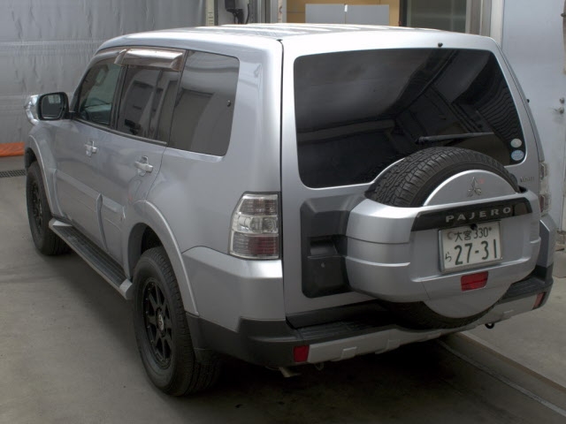 MITSUBISHI PAJERO