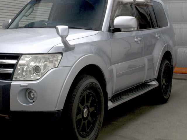 MITSUBISHI PAJERO