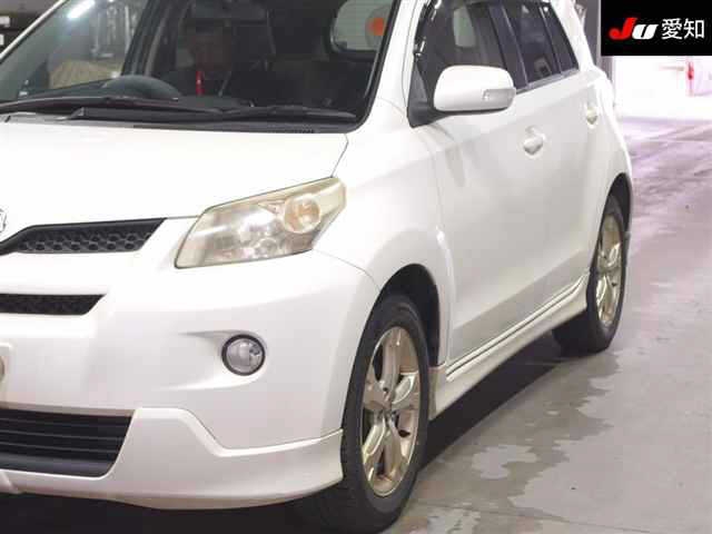 TOYOTA IST