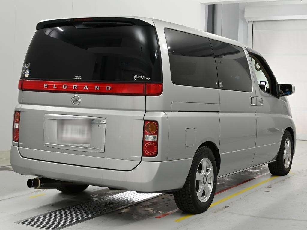 NISSAN ELGRAND