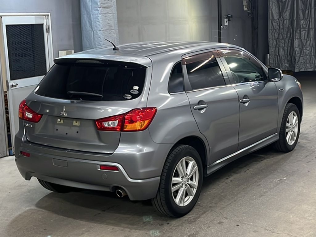 MITSUBISHI RVR