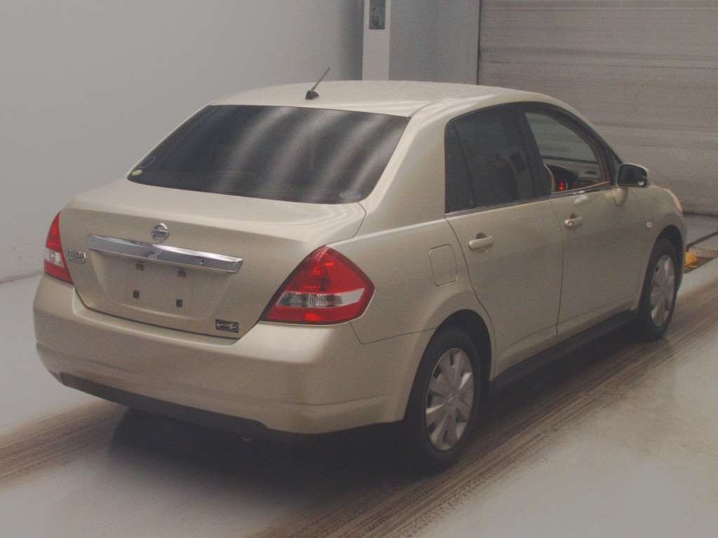 NISSAN TIIDA LATIO