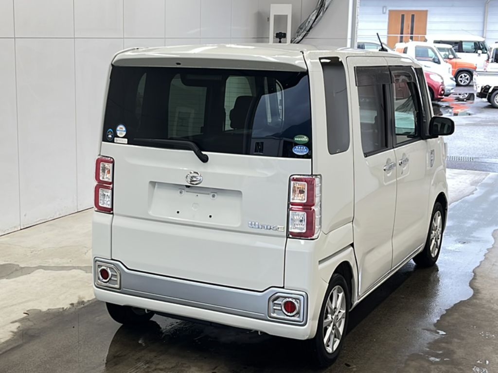 DAIHATSU WAKE