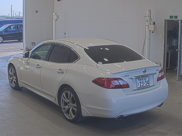 NISSAN FUGA