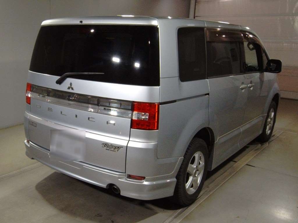MITSUBISHI DELICA D:5