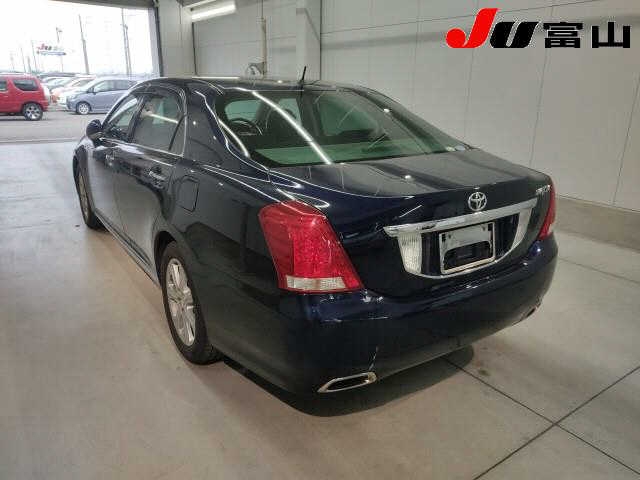 TOYOTA CROWN MAJESTA