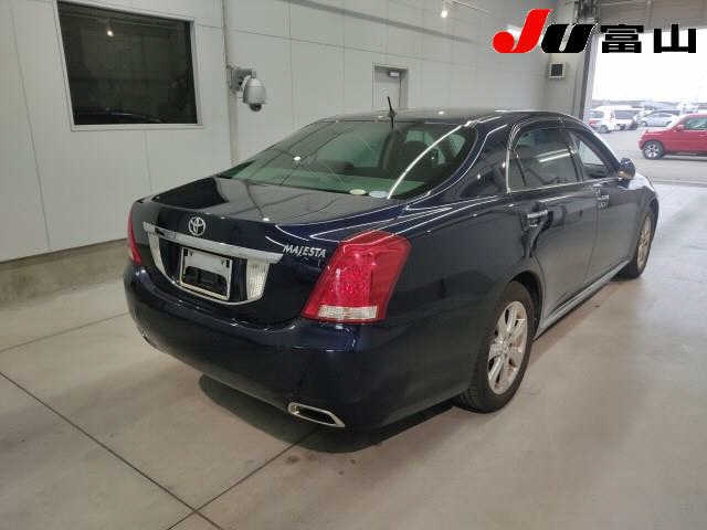 TOYOTA CROWN MAJESTA
