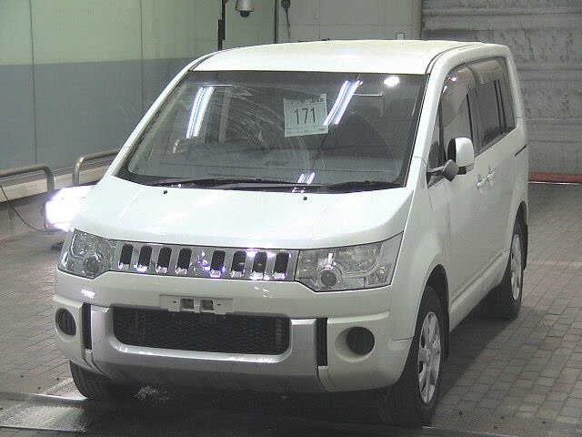 MITSUBISHI DELICA D:5
