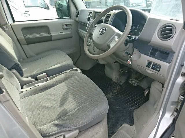 NISSAN NV100 CLIPPER