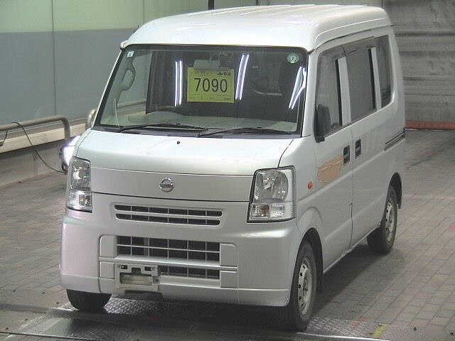 NISSAN NV100 CLIPPER