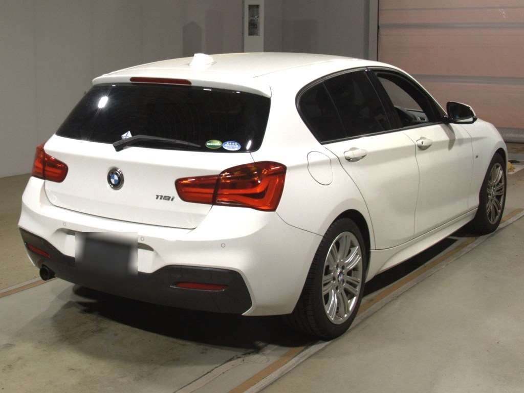 BMW 1-SERIES