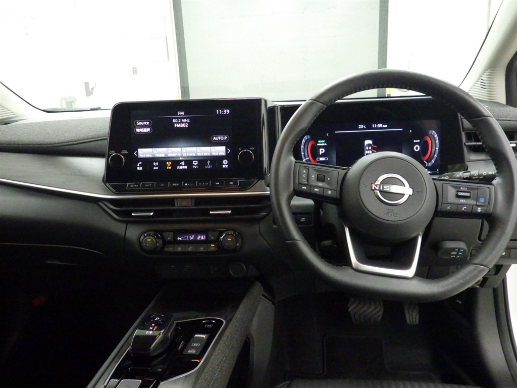 NISSAN AURA