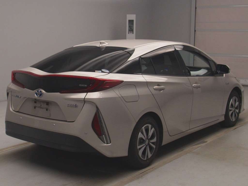 TOYOTA PRIUS PHV