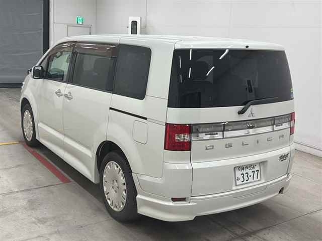 MITSUBISHI DELICA D:5
