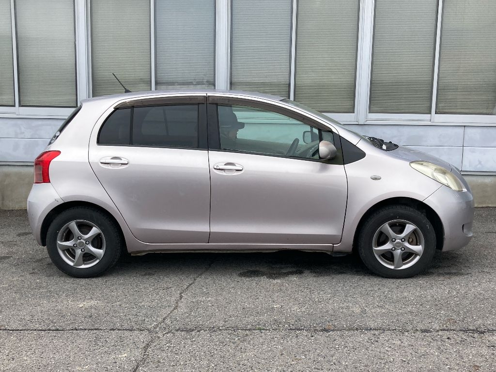 TOYOTA VITZ