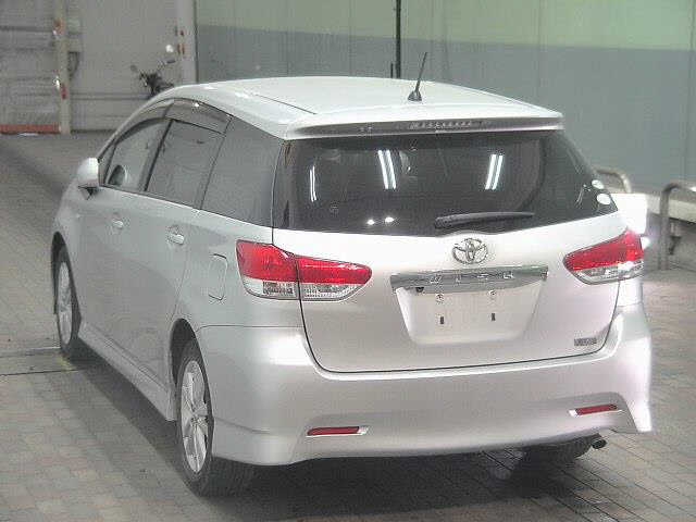 TOYOTA WISH