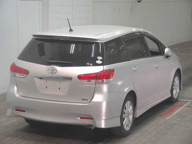 TOYOTA WISH