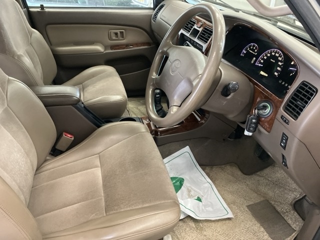 TOYOTA HILUX SURF