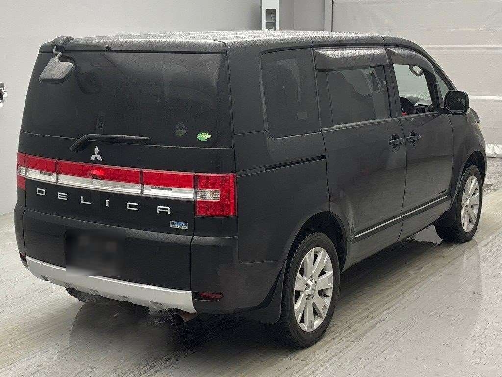 MITSUBISHI DELICA D:5